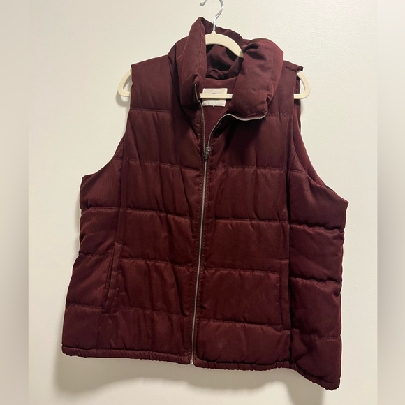 Old Navy Burgundy Puffer Vest - Picture 1 of 4